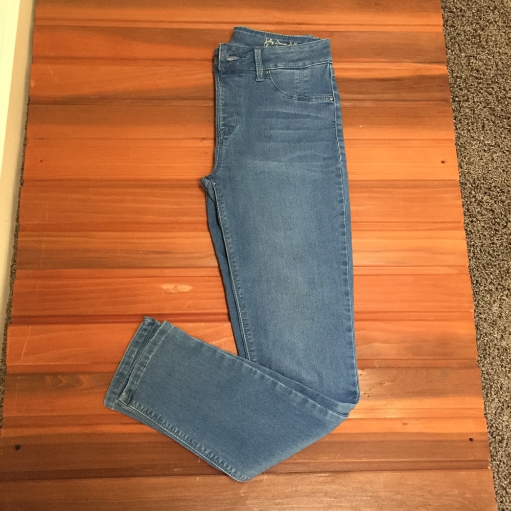 Hot in Hollywood Silky Denim Pull On Jeans Size S